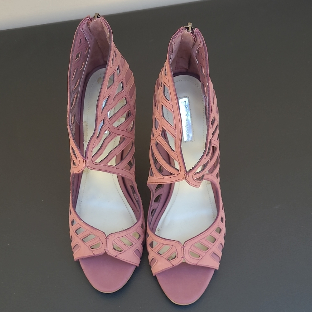 BCBG Mauve Cutout Peep-Toe Heels
